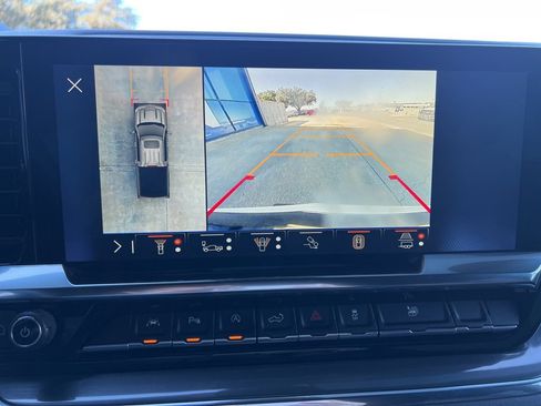 Used 2024 Chevrolet Silverado 1500 High Country w/ Technology Package image 32