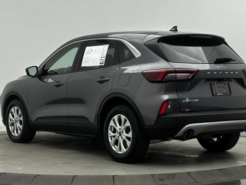 Used 2023 Ford Escape Active image 5