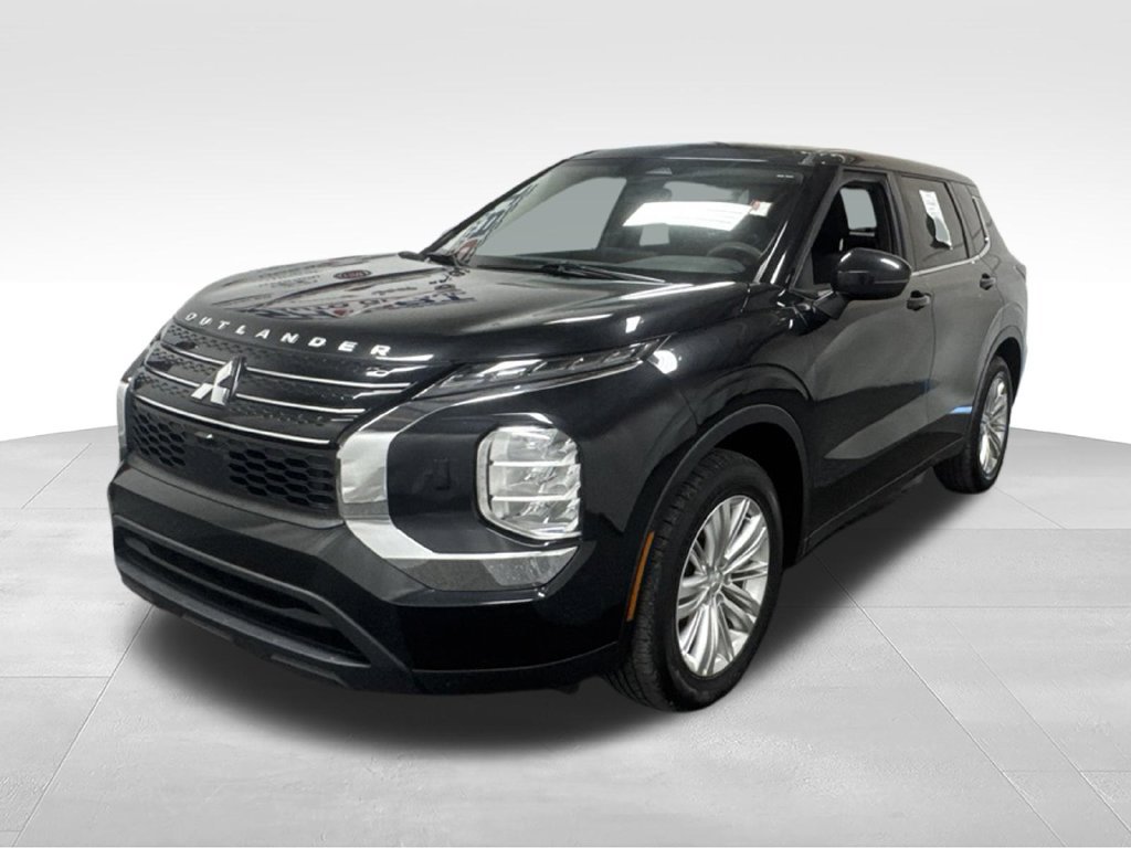 Used 2022 Mitsubishi Outlander ES AWD/4WD image 2