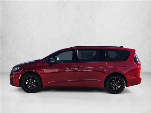 New 2026 Chrysler Pacifica Limited w/ S Appearance Package FWD image 8
