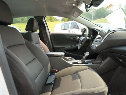 Used 2023 Chevrolet Malibu LT FWD image 28