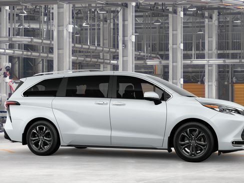 New 2026 Toyota Sienna Platinum AWD/4WD image 15
