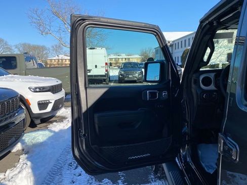 New 2026 Jeep Gladiator Sport image 19