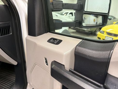 Used 2020 Ford F550 2WD Regular Cab Super Duty image 35