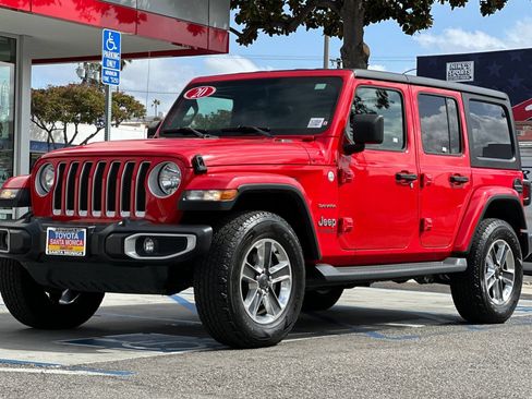 Used 2020 Jeep Wrangler Unlimited Sahara AWD/4WD image 8