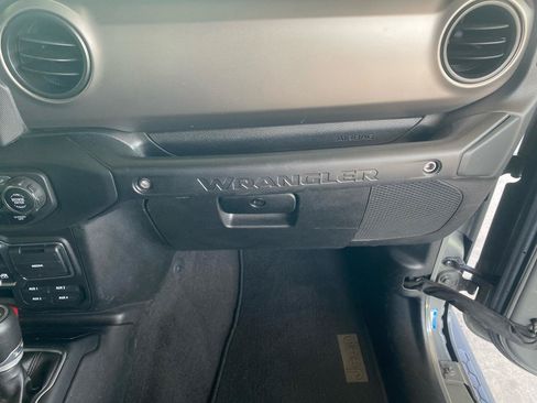 Used 2021 Jeep Wrangler Sport AWD/4WD image 35