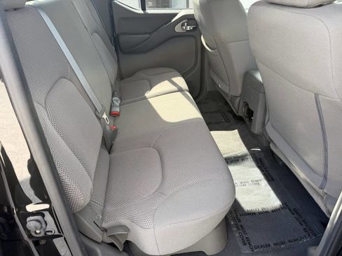 Used 2019 Nissan Frontier SV w/ Value Truck Package AWD/4WD image 19