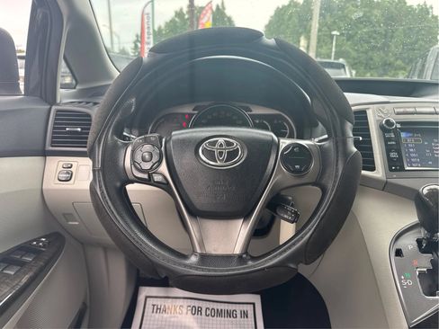 Used 2013 Toyota Venza LE FWD image 19