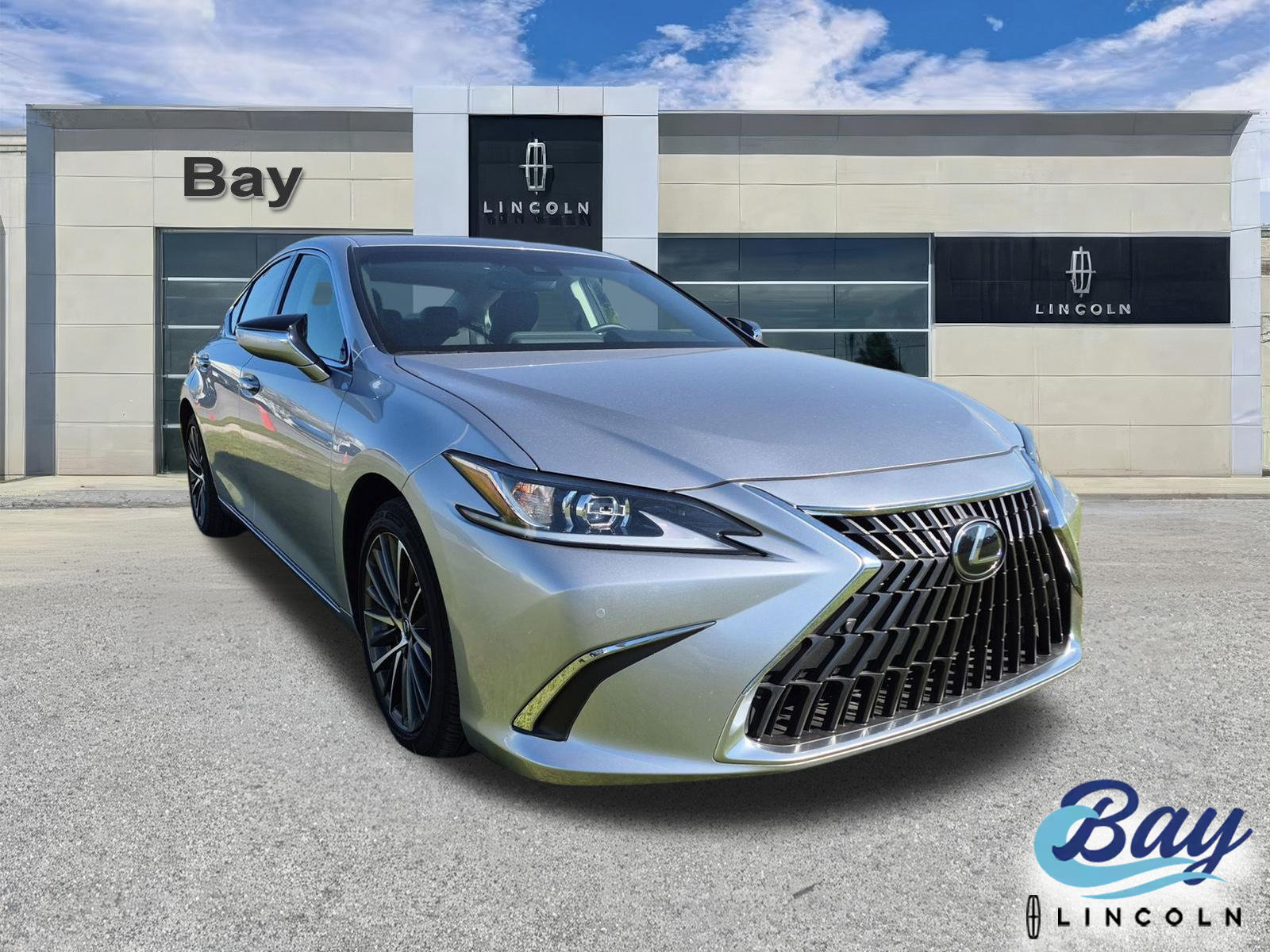 Used 2025 Lexus ES 350 w/ Premium Package FWD image 3