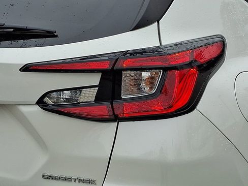 Used 2024 Subaru Crosstrek 2.0i Premium image 11