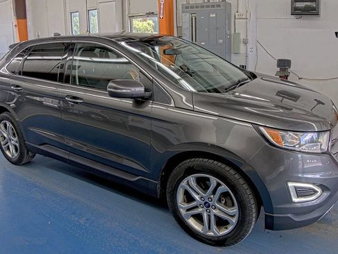 Used 2018 Ford Edge Titanium w/ Equipment Group 301A AWD/4WD image 5