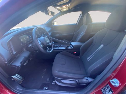 Used 2025 Hyundai Elantra Sport FWD image 9