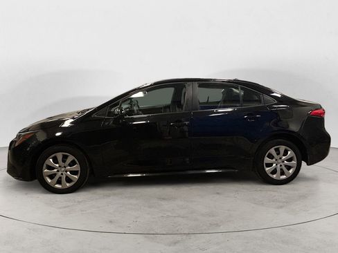 Used 2023 Toyota Corolla LE image 2