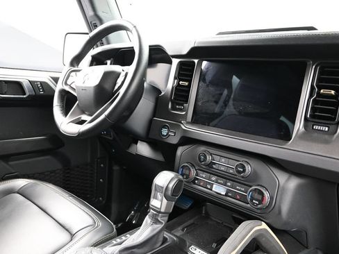 Used 2025 Ford Bronco Badlands AWD/4WD image 15