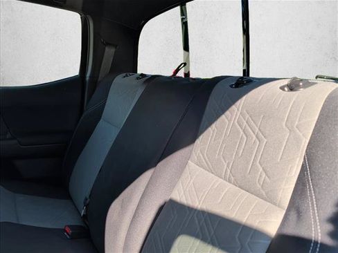 Used 2022 Toyota Tacoma TRD Sport w/ Technology Package RWD image 18