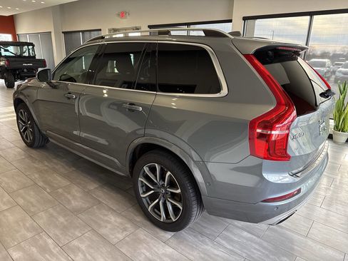 Used 2018 Volvo XC90 T6 Momentum w/ Convenience Package image 5