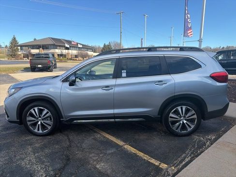 Used 2019 Subaru Ascent Limited w/ Popular Package #3 image 4