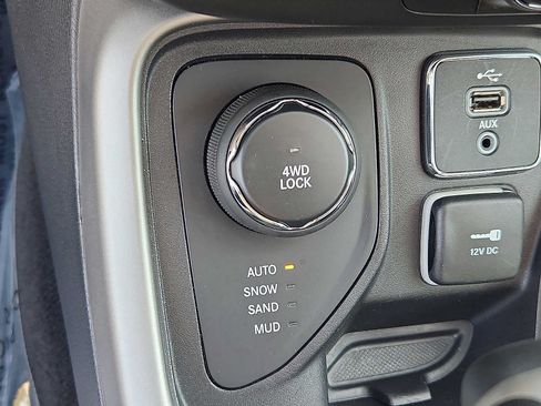 Used 2018 Jeep Compass Latitude w/ Popular Equipment Group AWD/4WD image 24