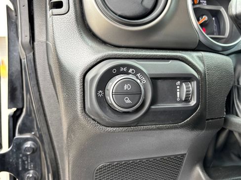 Used 2023 Jeep Gladiator Sport AWD/4WD image 31