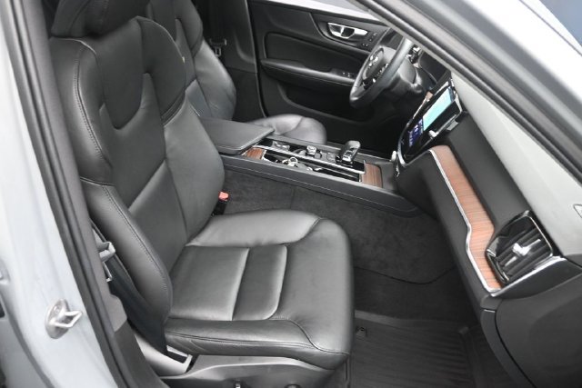 Used 2024 Volvo S60 B5 Plus w/ Protection Package Premier FWD image 28