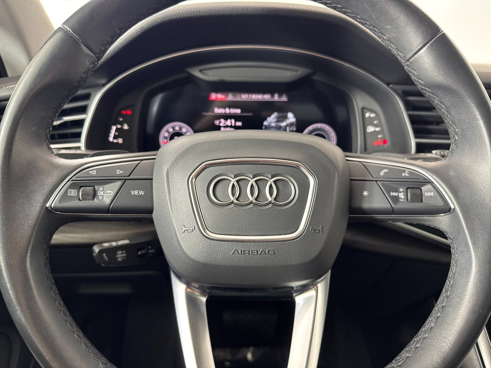 Used 2023 Audi Q7 2.0T Premium w/ Convenience Package AWD/4WD image 25