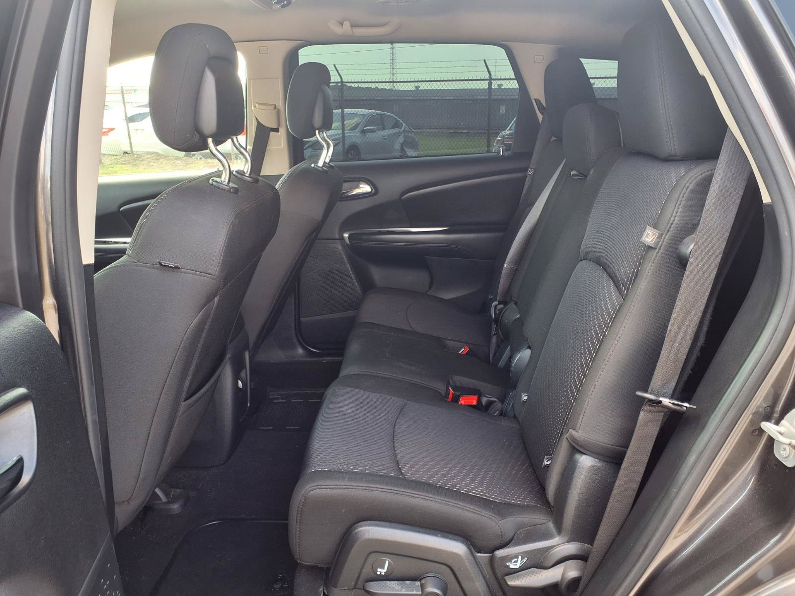 Used 2019 Dodge Journey SE w/ Connectivity Group FWD image 11