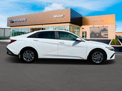 New 2025 Hyundai Elantra Blue image 9