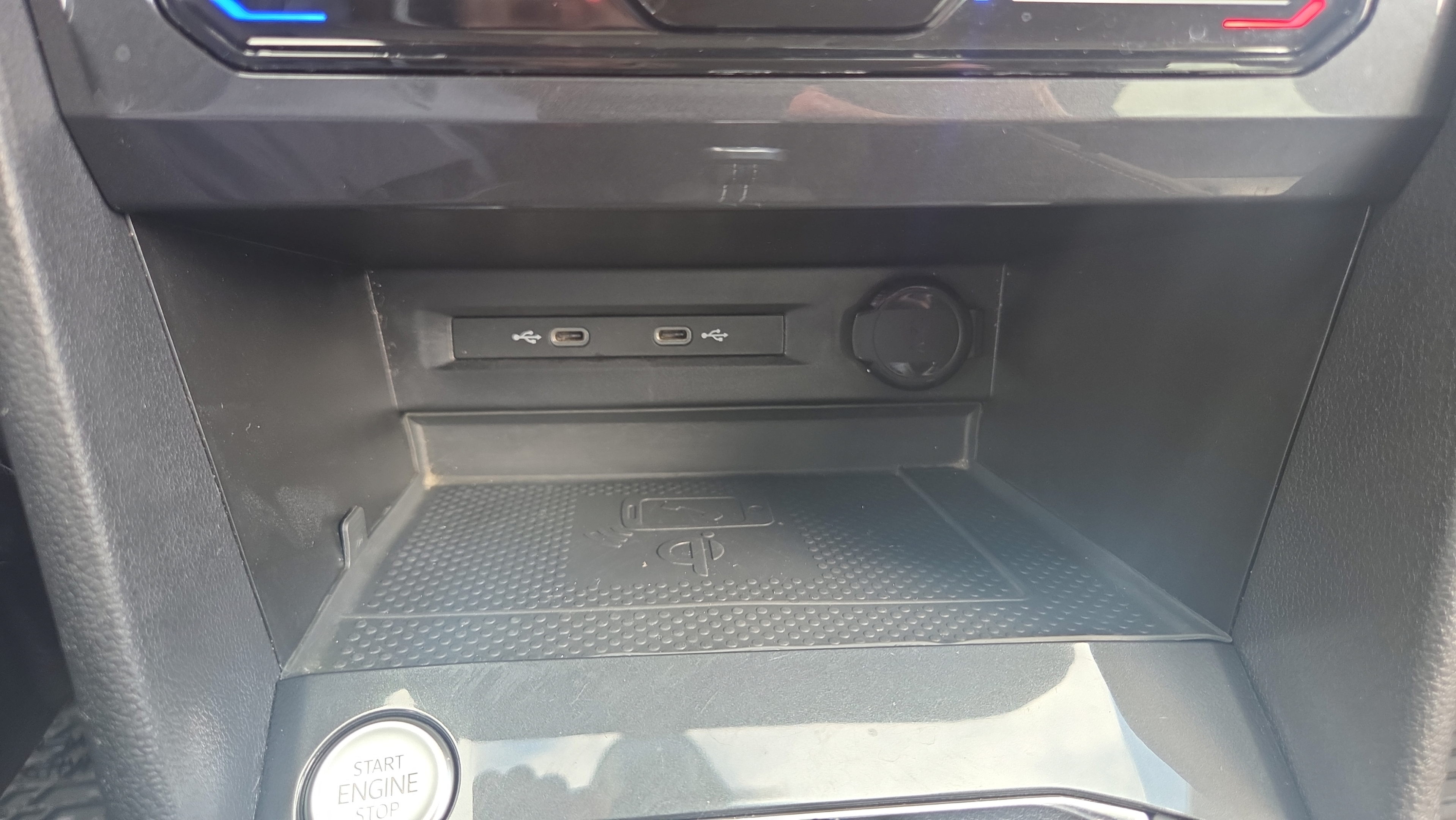 Used 2022 Volkswagen Tiguan SE FWD image 33