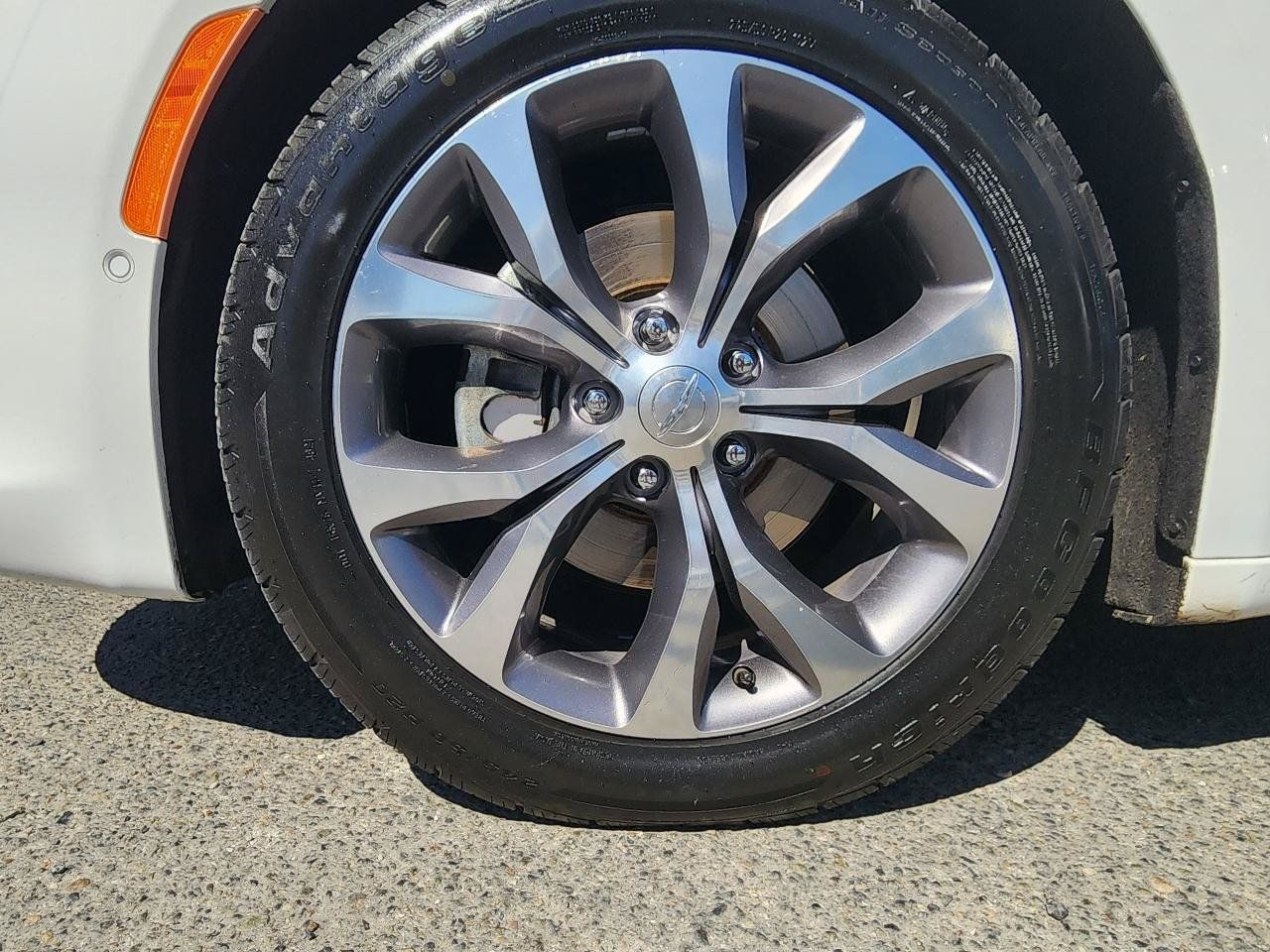 Used 2018 Chrysler Pacifica Limited w/ Advanced Safetytec Group FWD image 44