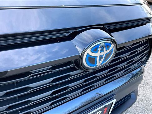 Used 2023 Toyota RAV4 XLE image 28