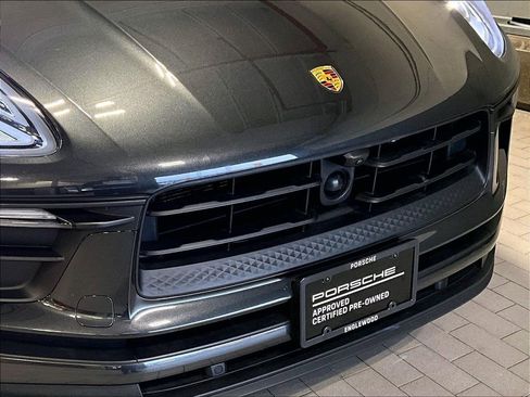 Certified 2024 Porsche Macan image 32
