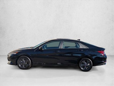 Certified 2023 Hyundai Elantra SEL image 9