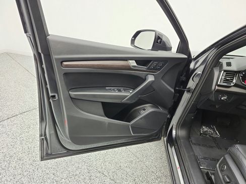 Used 2023 Audi Q5 2.0T Premium w/ Convenience Package AWD/4WD image 15