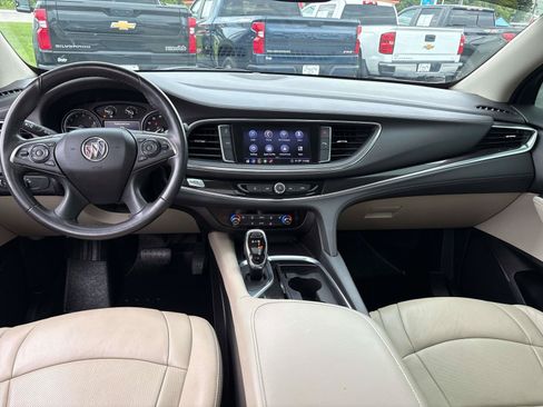 Used 2020 Buick Enclave Essence AWD/4WD image 10