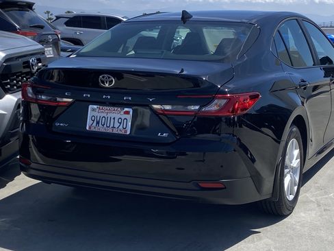 Used 2026 Toyota Camry LE w/ Convenience Package FWD image 4