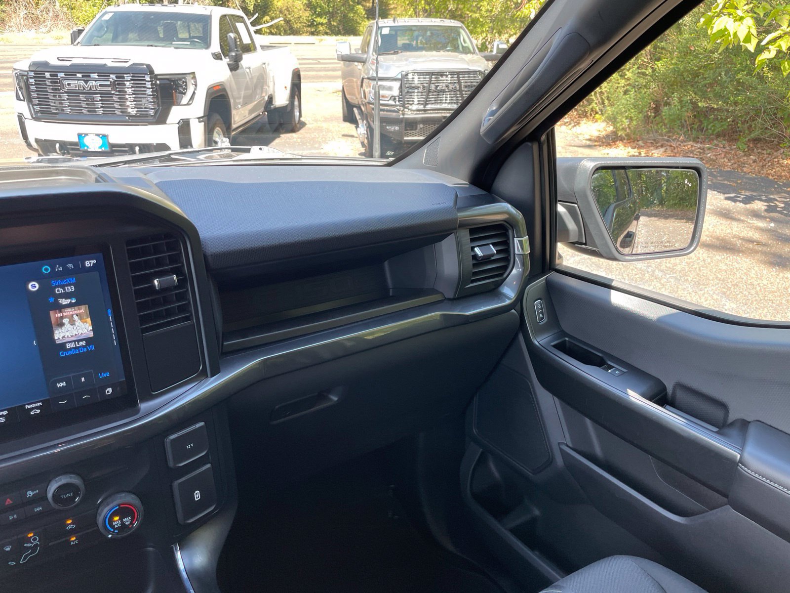 Used 2025 Ford F150 STX w/ Equipment Group 200A RWD image 30