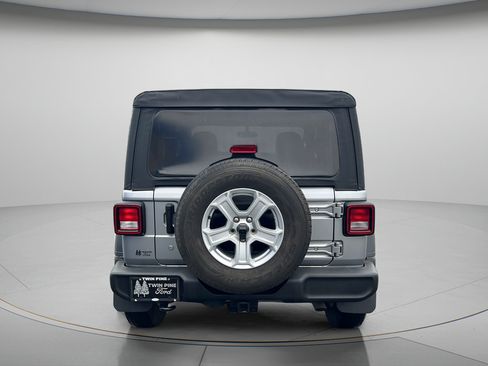 Used 2019 Jeep Wrangler Sport AWD/4WD image 6