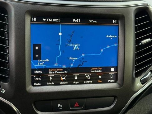 Used 2019 Jeep Cherokee Trailhawk w/ Cold Weather Group image 24