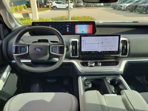 Used 2026 Ford Expedition Max Platinum w/ Platinum Ultimate Package AWD/4WD image 20