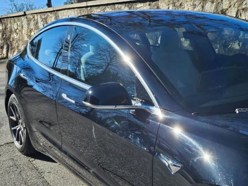 Used 2018 Tesla Model 3 image 16