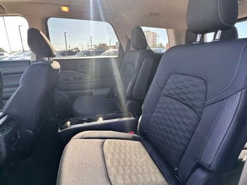Certified 2024 Nissan Pathfinder SV w/ SV Premium Package FWD image 28