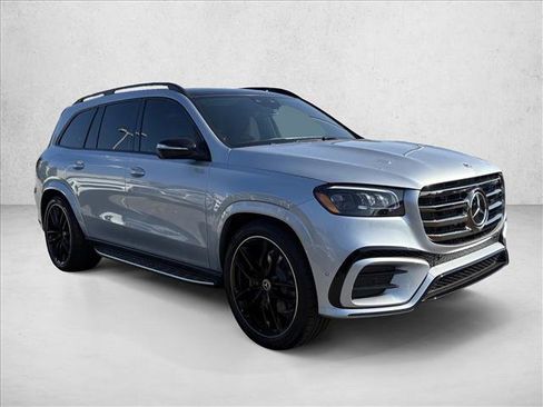 New 2026 Mercedes-Benz GLS 580 4MATIC image 4