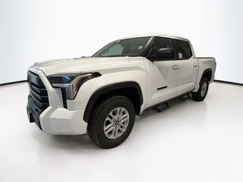 New 2026 Toyota Tundra SR5 AWD/4WD image 3