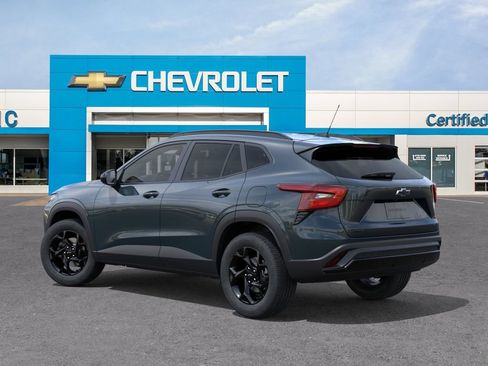 New 2026 Chevrolet Trax LT w/ Driver Confidence Package FWD image 4