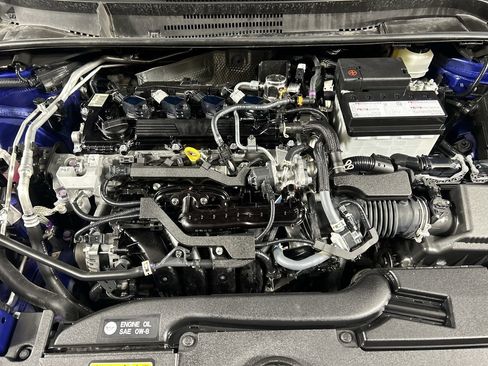 Used 2025 Toyota Corolla SE w/ SE Package image 11