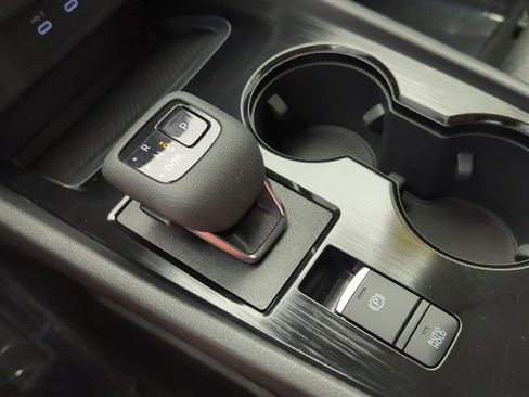 Used 2024 Nissan Rogue SV image 22