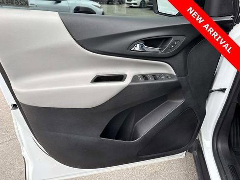 Used 2022 Chevrolet Equinox LS w/ LS Convenience Package image 10