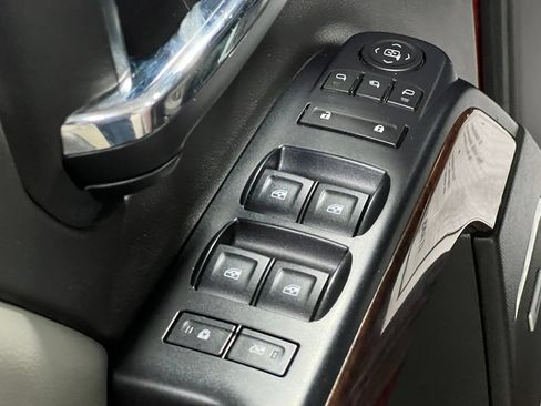 Used 2014 GMC Sierra 1500 SLT w/ SLT Crew Cab Value Package AWD/4WD image 24