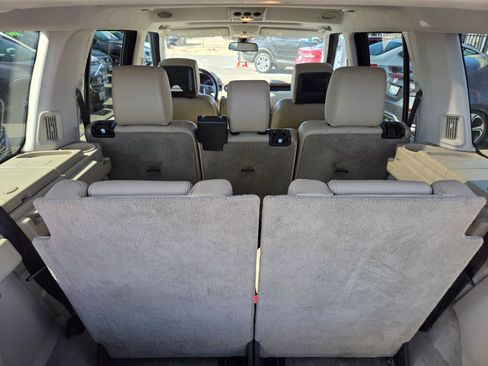 Used 2011 Land Rover LR4 HSE LUX image 15