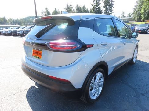 Used 2023 Chevrolet Bolt LT w/ Driver Confidence Package FWD image 8